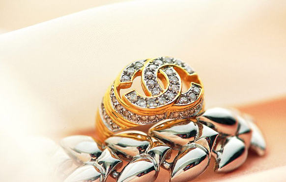 商业摄影谈如何拍好珠宝首饰？